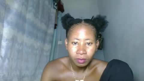 Snapshot of elina981 chatting on 02.02.26 elina981 online show from 02.02.26