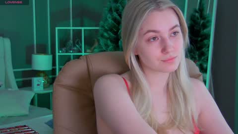 Elina online show from 12.12.24