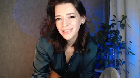 Snapshot of elinapretty chatting on 10.23.25 Elina online show from 10.23.25