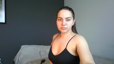DominaDora online show from 05.04.26