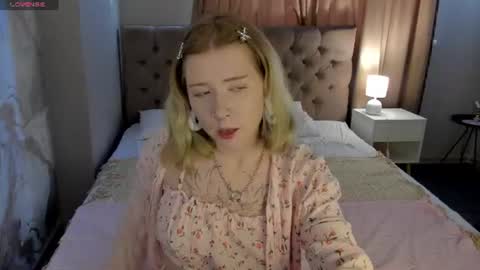 Elira Vane online show from 07.20.26