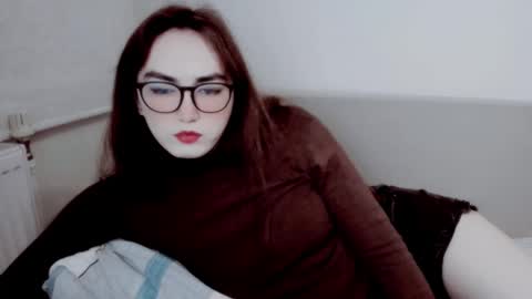 Snapshot of elisa_2001 chatting on 10.26.25 Liza online show from 10.26.25