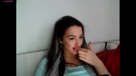 elisa_dove208 online show from 10.23.25