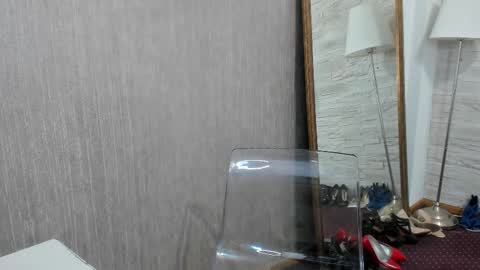 Snapshot of elisabaxter chatting on 02.19.25 Maria online show from 02.19.25