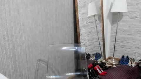 Snapshot of elisabaxter chatting on 02.27.25 Maria online show from 02.27.25