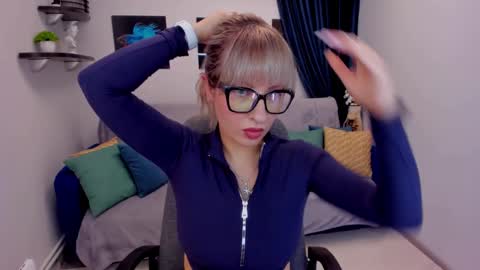 Elisabeth online show from 01.16.25