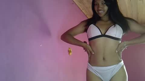 Snapshot of elisah01 chatting on 03.04.26 elisah01 online show from 03.04.26