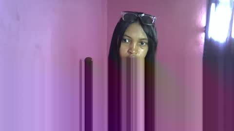 Snapshot of elisah01 chatting on 04.06.26 elisah01 online show from 04.06.26