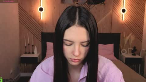 Snapshot of elise_robbie chatting on 04.22.26 Elise online show from 04.22.26