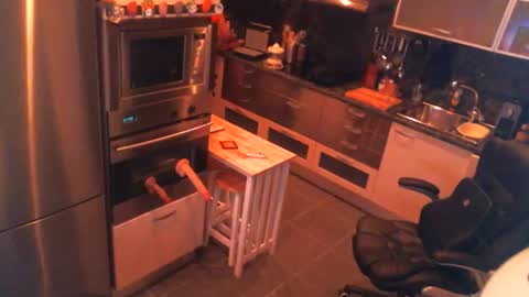 Snapshot of elise_tv chatting on 11.12.25 Barbie online show from 11.12.25