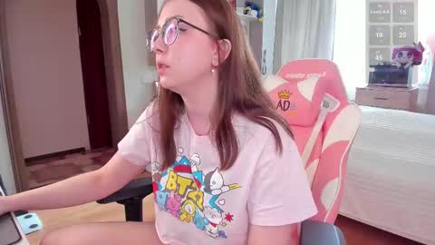 Elise    online show from 02.20.25