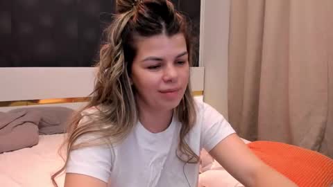 Elly online show from 03.14.26