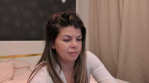 Elly online show from 04.17.26