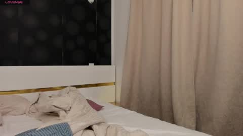 Snapshot of elisetyler89 chatting on 05.01.26 Elly online show from 05.01.26