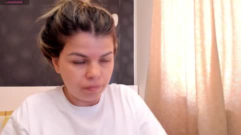 Snapshot of elisetyler89 chatting on 05.11.26 Elly online show from 05.11.26