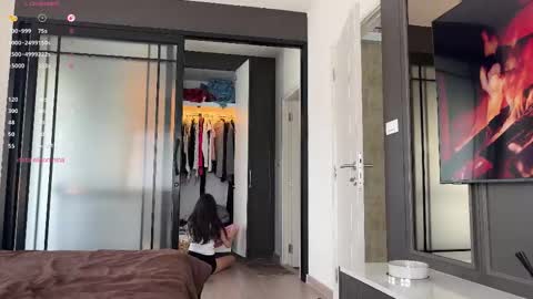 Snapshot of elisonnina chatting on 11.13.25 Nina online show from 11.13.25