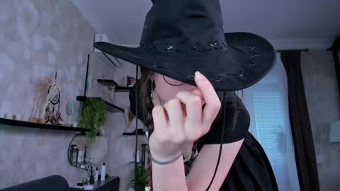 Elis online show from 04.17.26