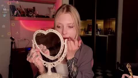 Elizabeth online show from 12.01.25