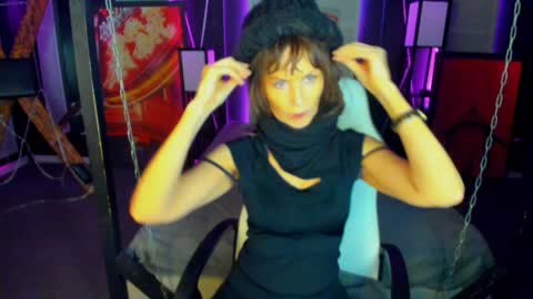 Snapshot of elizabe_th chatting on 01.19.25 Elizabethangel online show from 01.19.25