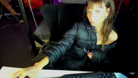 Snapshot of elizabe_th chatting on 01.20.25 Elizabethangel online show from 01.20.25