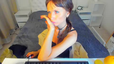 Snapshot of elizabe_th chatting on 01.22.25 Elizabethangel online show from 01.22.25