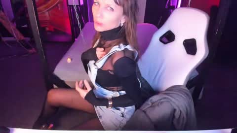 Snapshot of elizabe_th chatting on 02.18.25 Elizabethangel online show from 02.18.25