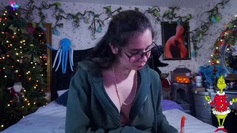Elizabeth online show from 12.23.24