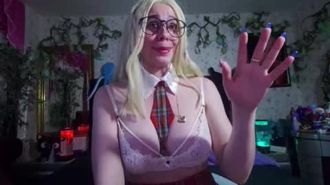 Elizabeth online show from 10.25.25