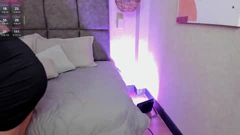 Snapshot of elizabeth_20_ chatting on 09.26.25 elizabeth online show from 09.26.25