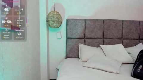 Snapshot of elizabeth_20_ chatting on 10.18.25 elizabeth online show from 10.18.25