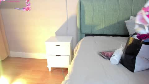 Snapshot of elizabeth_20_ chatting on 11.04.25 elizabeth online show from 11.04.25