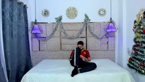 Snapshot of elizabeth_ggh chatting on 12.29.24 Girl Melanie And boys Neithan Alex online show from 12.29.24