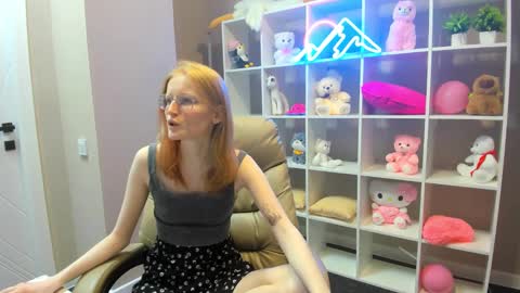 Snapshot of elizabeth_harpper chatting on 02.28.25 Elizabeth online show from 02.28.25