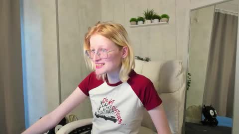 Elizabeth online show from 10.31.25