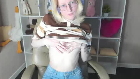 Elizabeth online show from 12.17.25