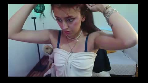 Snapshot of elizabeth_loren1 chatting on 10.22.25 elizabeth_loren1 online show from 10.22.25