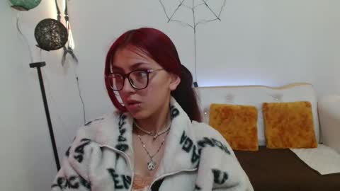 Snapshot of elizabeth_loren1 chatting on 10.28.25 elizabeth_loren1 online show from 10.28.25