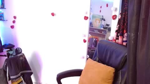 Snapshot of elizabeth_martinez98 chatting on 02.27.25 Elizabeth Martinez online show from 02.27.25