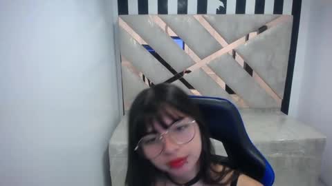 Snapshot of elizabeth_t_ chatting on 02.10.26 Elizabeth online show from 02.10.26