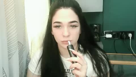 Snapshot of elizabeth_xi chatting on 10.07.25 elizabeth_xi online show from 10.07.25