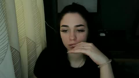 Snapshot of elizabeth_xi chatting on 10.13.25 elizabeth_xi online show from 10.13.25