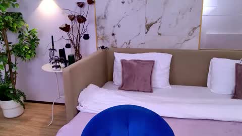 Elizabeth online show from 10.28.25