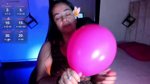 Lucia Vonne online show from 11.21.25