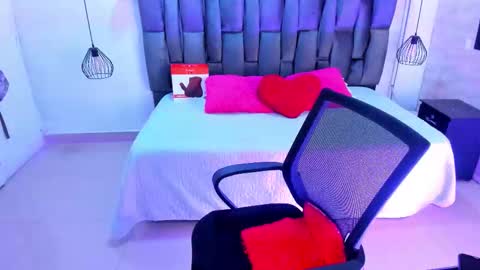 Lucia Vonne online show from 01.13.26