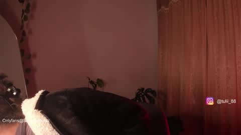 Snapshot of elizabethz chatting on 10.16.25 Tuli online show from 10.16.25