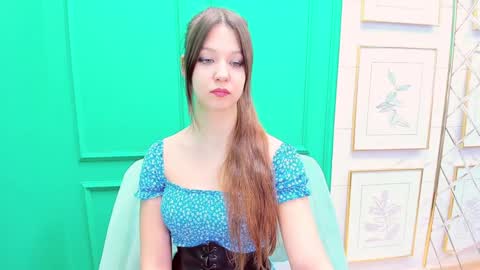 Snapshot of elizamild chatting on 12.22.24 Eliza online show from 12.22.24