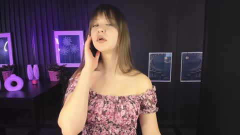 Snapshot of elizamild chatting on 02.04.25 Eliza online show from 02.04.25