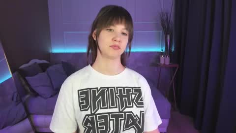 Snapshot of elizamild chatting on 02.23.25 Eliza online show from 02.23.25