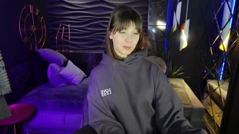 Snapshot of elizamild chatting on 02.25.25 Eliza online show from 02.25.25