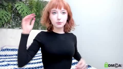 Snapshot of elizanik chatting on 09.24.25 Eliza online show from 09.24.25